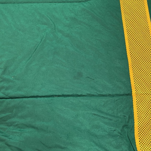 Green Bay Packers XXL NFL Blanket, Green and Yellow, 85”x66” - Picture 6 of 6